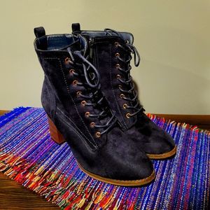 JG Lace Up Boots 8.5 Navy Blue